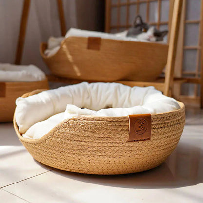 Japanese Style Woven Small Pet Bed – Breathable Comfort, Timeless Look