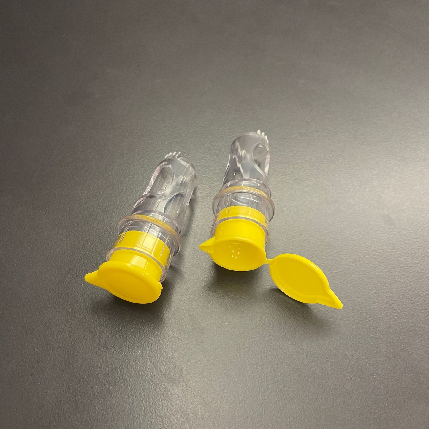 Handheld Manual Plastic Citrus Juicer