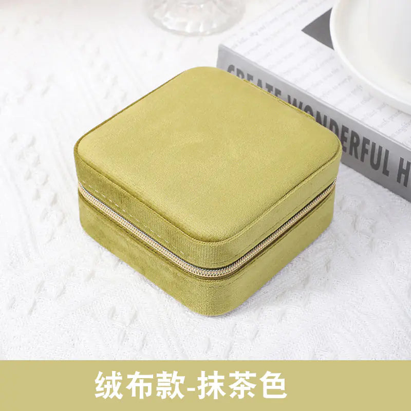 Compact Zipper Jewelry Box: Travel-Friendly Storage